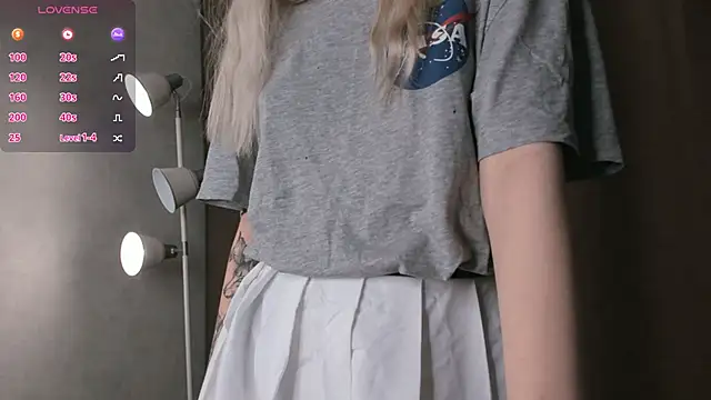 Snapshot of EngelFugler chatting on 19, 12, 2024 EngelFugler online show from 19, 12, 2024