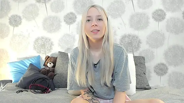 Snapshot of EngelFugler chatting on 14, 1, 2025 EngelFugler online show from 14, 1, 2025