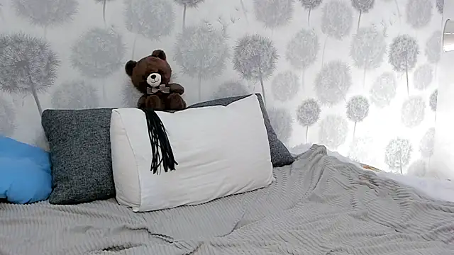 Snapshot of EngelFugler chatting on 18, 1, 2025 EngelFugler online show from 18, 1, 2025