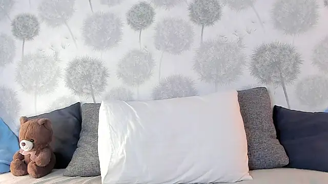 Snapshot of EngelFugler chatting on 28, 1, 2025 EngelFugler online show from 28, 1, 2025