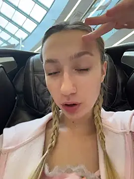 Lia  Love online show from 23, 10, 2025