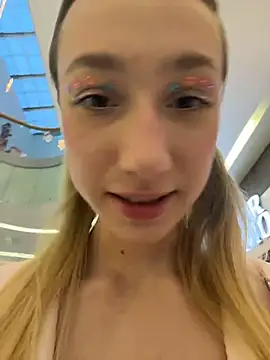 Lia  Love online show from 28, 11, 2025