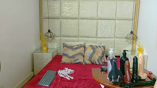 Snapshot of danna_flame chatting on 27, 11, 2025 danna flame online show from 27, 11, 2025