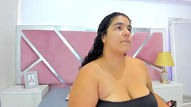 Tiffanymiller00 online show from 19, 6, 2026
