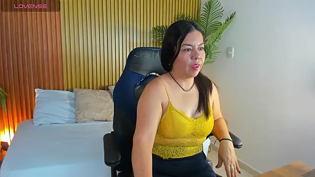 Snapshot of nahia_13 chatting on 15, 10, 2025 nahia 13 online show from 15, 10, 2025
