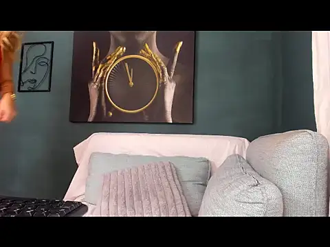 Snapshot of kriztaljessika chatting on 18, 11, 2025 kriztaljessika online show from 18, 11, 2025