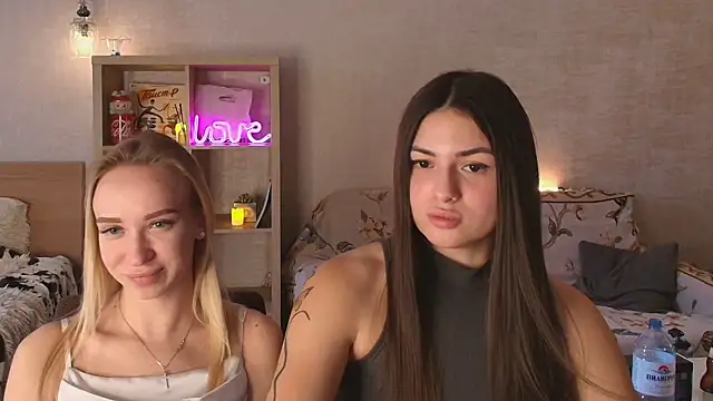 Snapshot of ShySonya chatting on 16, 10, 2025 ShySonya online show from 16, 10, 2025