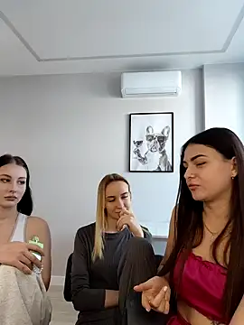 Snapshot of ShySonya chatting on 8, 11, 2025 ShySonya online show from 8, 11, 2025