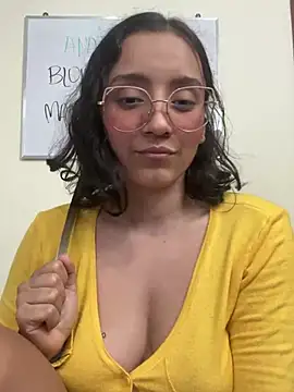 Snapshot of Kay_LustyWife chatting on 7, 3, 2025 Kay LustyWife online show from 7, 3, 2025