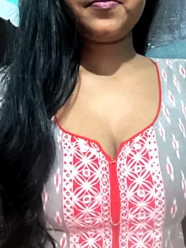 Snapshot of NEETU-89 chatting on 8, 10, 2025 NEETU-89 online show from 8, 10, 2025