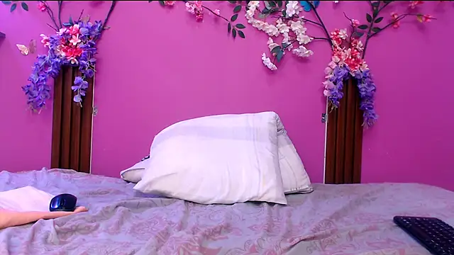 Snapshot of analdeepalejandra18 chatting on 15, 9, 2025 analdeepalejandra18 online show from 15, 9, 2025