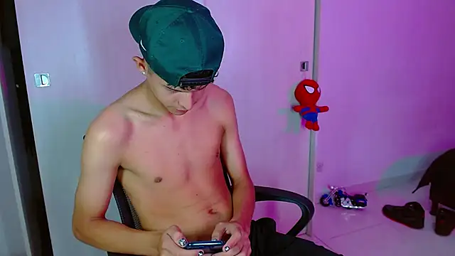 LiamGadiell online show from 3, 3, 2025