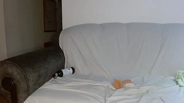 Vanessa Aniston online show from 10, 11, 2025