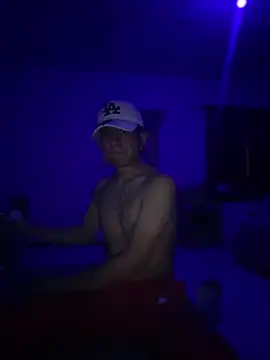 oiram27 online show from 13, 4, 2026