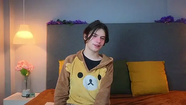 Snapshot of Angel_shiny chatting on 12, 1, 2025 Angel shiny online show from 12, 1, 2025