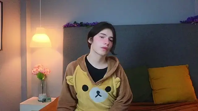 Snapshot of Angel_shiny chatting on 12, 1, 2025 Angel shiny online show from 12, 1, 2025