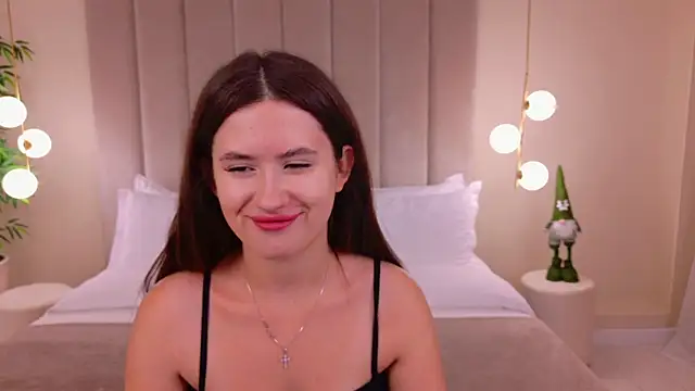 Snapshot of milaleoneli chatting on 13, 1, 2025 milaleoneli online show from 13, 1, 2025