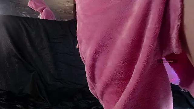 Snapshot of Seeet_lilith chatting on 4, 12, 2024 Seeet lilith online show from 4, 12, 2024