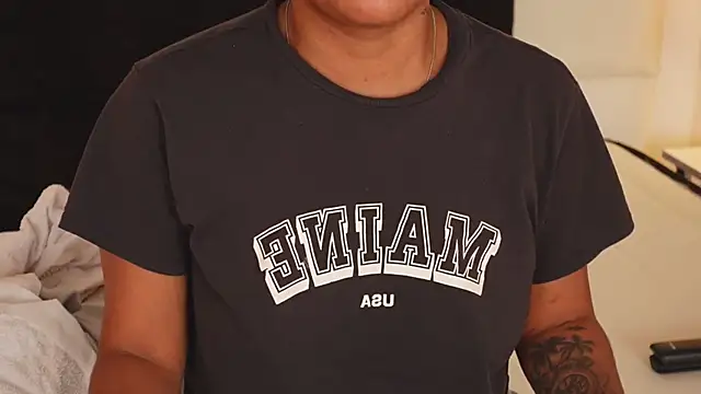 Snapshot of IzzyyBeelmonth chatting on 22, 12, 2024 IzzyyBeelmonth online show from 22, 12, 2024