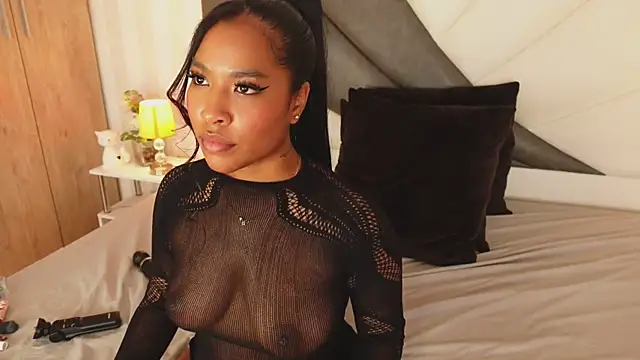 Snapshot of IzzyyBeelmonth chatting on 23, 12, 2024 IzzyyBeelmonth online show from 23, 12, 2024