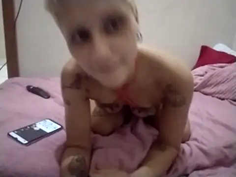 Luci foxx online show from 3, 2, 2026