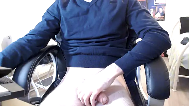 Snapshot of SteveStiffbone chatting on 5, 2, 2025 SteveStiffbone online show from 5, 2, 2025