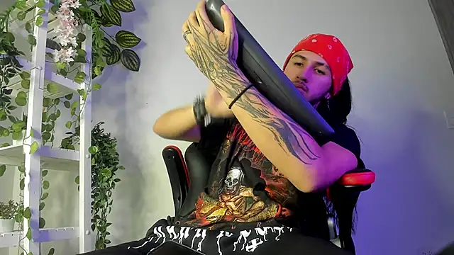 Snapshot of the_beast_master_ chatting on 31, 1, 2025 the beast master online show from 31, 1, 2025