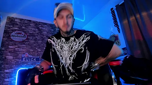 Snapshot of the_beast_master_ chatting on 16, 2, 2025 the beast master online show from 16, 2, 2025