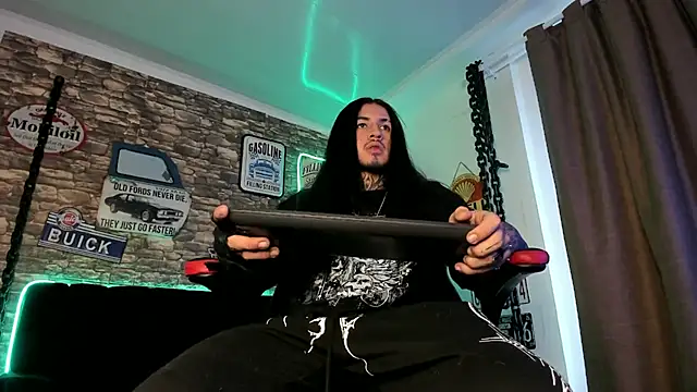 Snapshot of the_beast_master_ chatting on 26, 2, 2025 the beast master online show from 26, 2, 2025