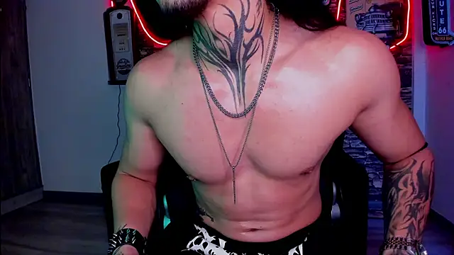 Snapshot of the_beast_master_ chatting on 18, 9, 2025 the beast master online show from 18, 9, 2025