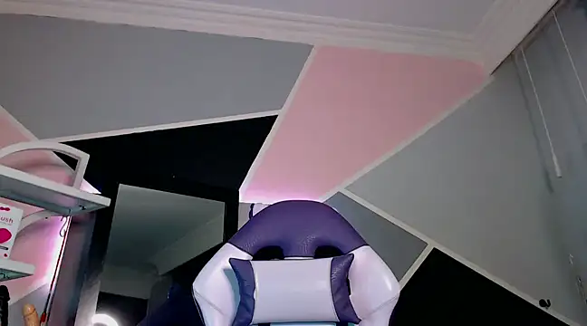 Samanta james19 online show from 12, 12, 2024