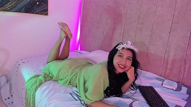 naomiii   online show from 17, 9, 2025