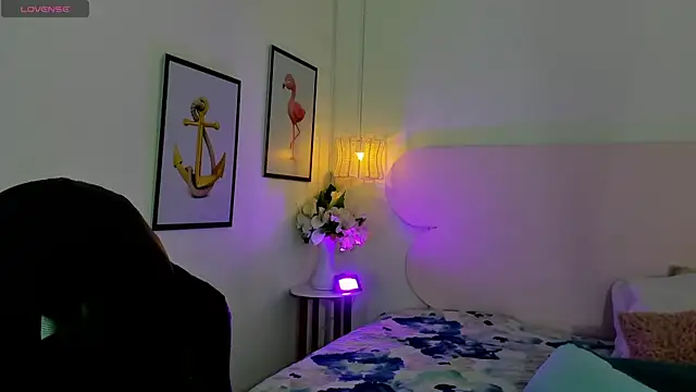 naomiii   online show from 29, 9, 2025