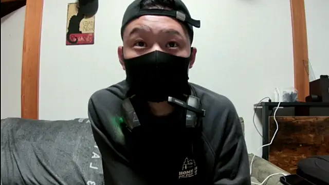 Snapshot of tuki_fu chatting on 15, 12, 2024 tuki fu online show from 15, 12, 2024