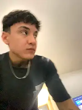 LCarreraa online show from 6, 11, 2025