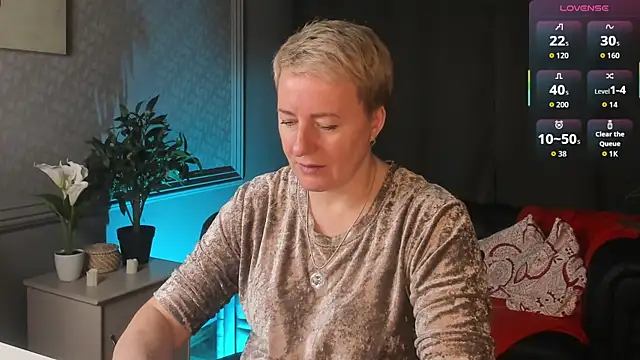 Nika Smit online show from 4, 4, 2026