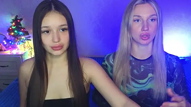 Snapshot of Megan_Kira chatting on 13, 12, 2024 Megan Kira online show from 13, 12, 2024