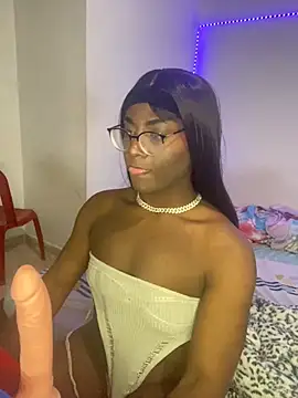 Snapshot of bigcrisblack chatting on 21, 12, 2024 bigcrisblack online show from 21, 12, 2024