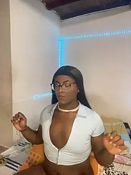 Snapshot of bigcrisblack chatting on 22, 12, 2024 bigcrisblack online show from 22, 12, 2024