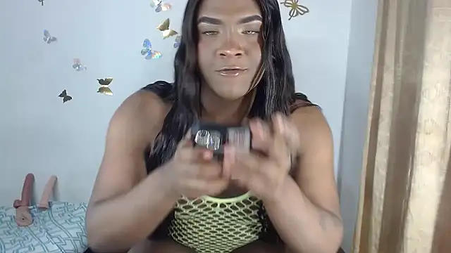 Snapshot of bigcrisblack chatting on 12, 11, 2025 bigcrisblack online show from 12, 11, 2025