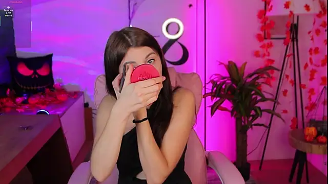 Snapshot of Hailey_Green chatting on 24, 10, 2025 Hailey Green online show from 24, 10, 2025