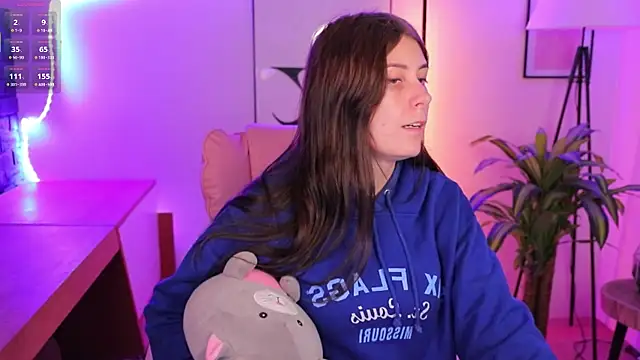 Snapshot of Hailey_Green chatting on 12, 11, 2025 Hailey Green online show from 12, 11, 2025