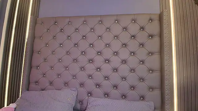 CAMILA JHONS online show from 8, 2, 2025