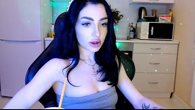 Snapshot of NancyLovee_ chatting on 2, 1, 2025 NancyLovee online show from 2, 1, 2025
