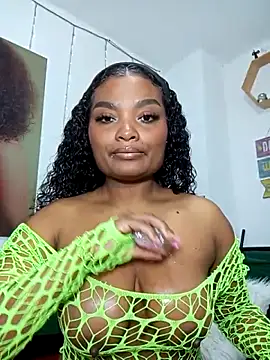 Snapshot of gianna_smith chatting on 22, 10, 2025 gianna smith online show from 22, 10, 2025