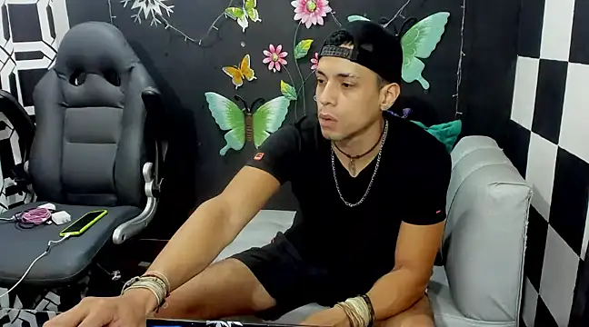 Snapshot of MikeRose94 chatting on 9, 2, 2025 MikeRose94 online show from 9, 2, 2025