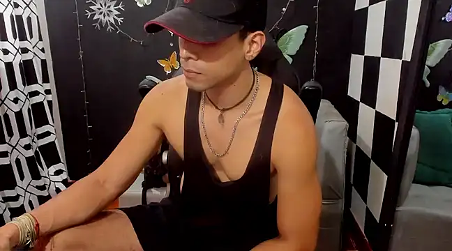 Snapshot of MikeRose94 chatting on 16, 2, 2025 MikeRose94 online show from 16, 2, 2025