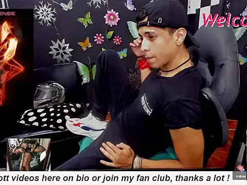 Snapshot of MikeRose94 chatting on 10, 10, 2025 MikeRose94 online show from 10, 10, 2025