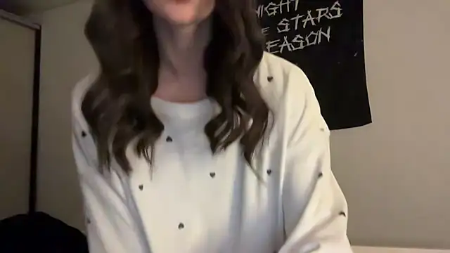 Snapshot of ur_molly chatting on 18, 11, 2025 ur molly online show from 18, 11, 2025