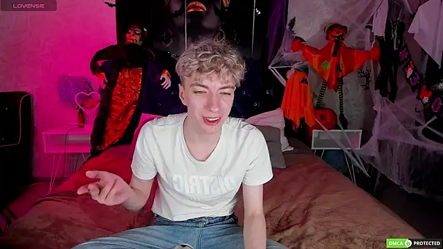 Snapshot of TrevorBenson chatting on 26, 10, 2025 TrevorBenson online show from 26, 10, 2025